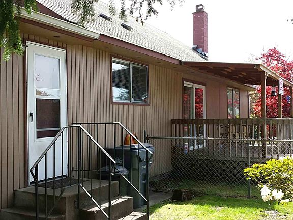 2nd image of 309 Louviers Ave