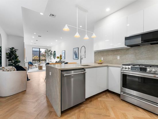 392 1st St #3, Jersey City, NJ 07302