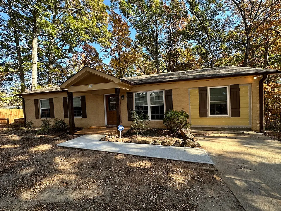 50 Greenland Dr