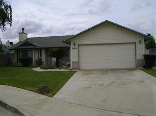 1665 Theta Ct W, Porterville, CA