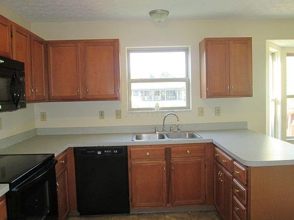 5th image of 5891 Whitehaven Dr