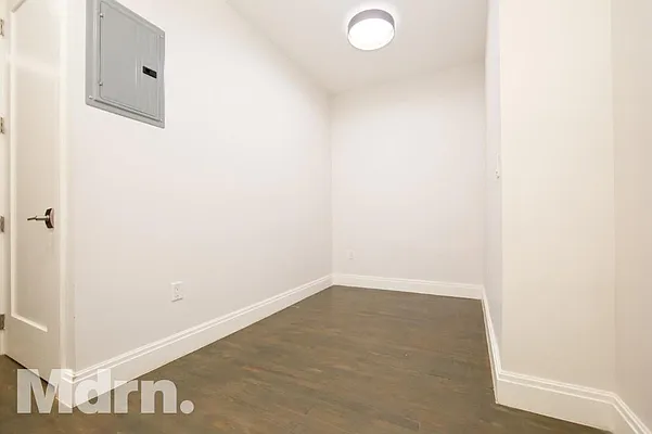 Rented by Mdrn Residential | media 15