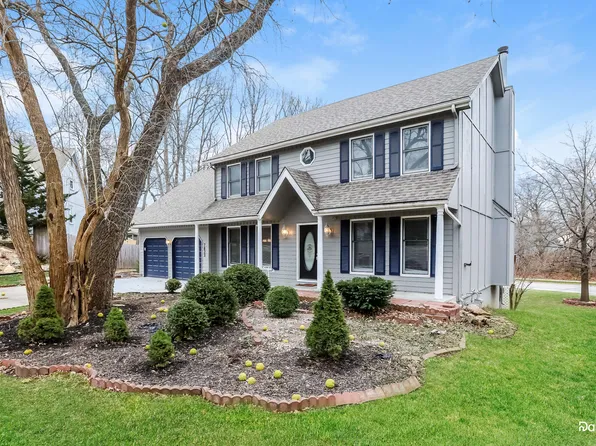 7829 Twilight Ln, Lenexa, KS 66217