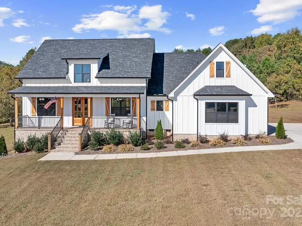 615 Sandycrest Dr, Cherryville, NC 28021