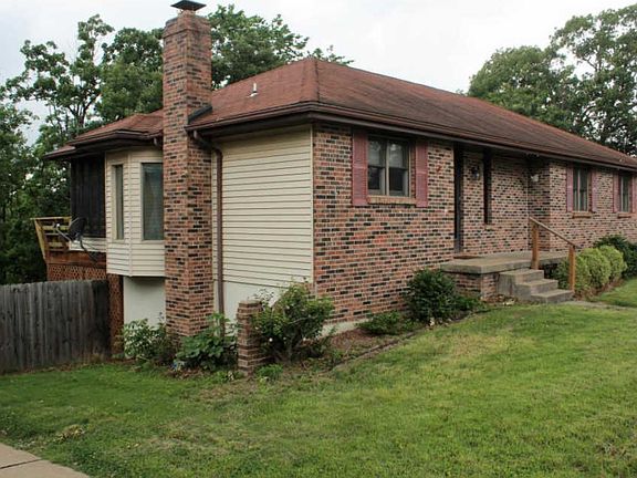3rd image of 2543 Lexington Dr