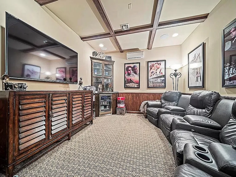 Home theater room - seats 4