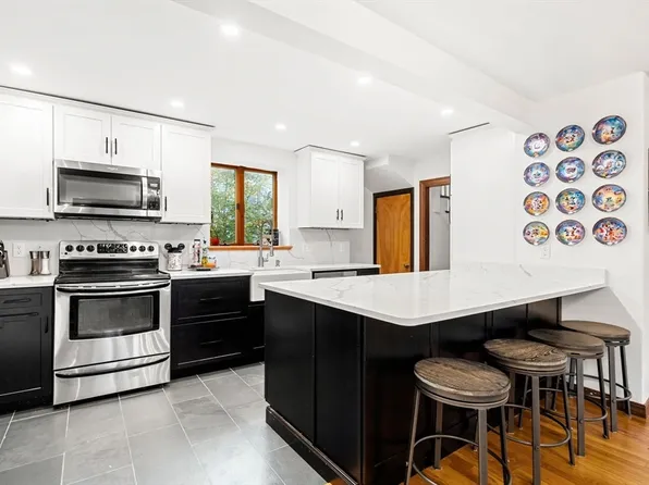 9 Adams Ave, Saugus, MA 01906