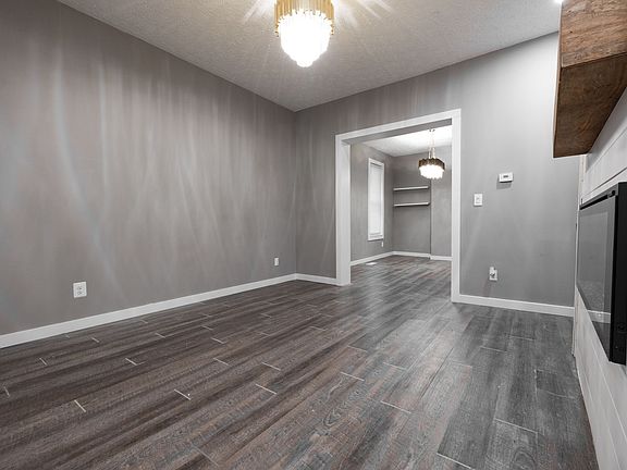5th image of 1353-1355 E Fulton St