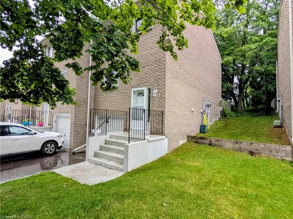 121 Morgan Ave #7, Kitchener, ON N2A 2M4