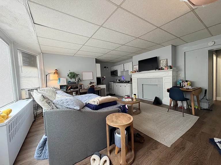 149 Strathmore Rd #3 — Photo 4