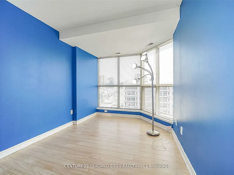 67 Caroline St S #8A — Photo 17