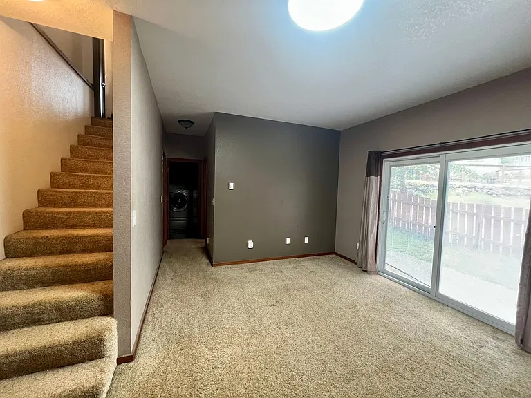1130 Hemlock Ct — Photo 21