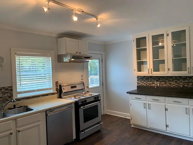 500 Mahaley Ave — Photo 4