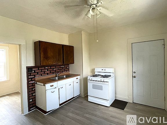 3rd image of 4444 W 51st St #2