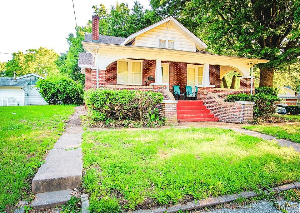 2nd image of 206 Crown Dr