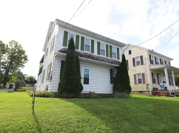 121 S Market St #B, Ephrata, PA 17522