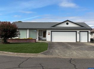 1397 Heather Way, Woodburn, OR 97071