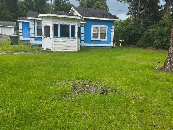 1305 N 4th St, Jesup, GA 31545