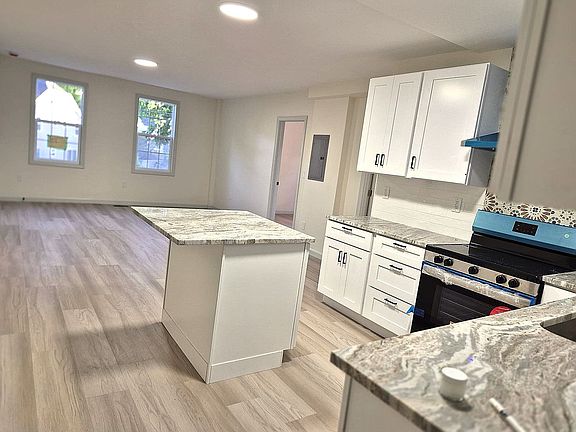 5th image of 16 Elmwood St Floor 1