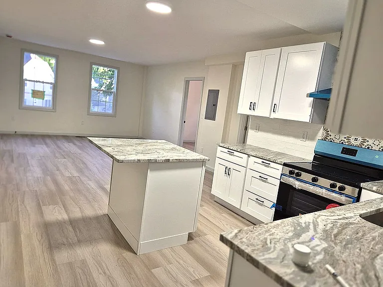 16 Elmwood St #1 — Photo 5