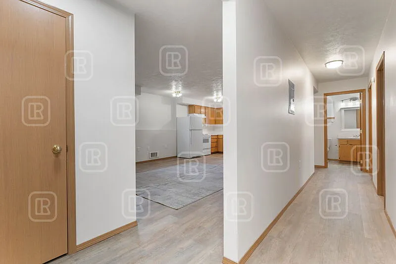 2 bed, 1.0 bath, $1,195 — Photo 4