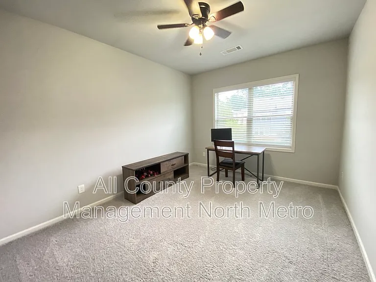 3112 Avenel Ct — Photo 11