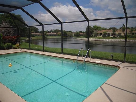 3rd image of 2288 Pine Woods Cir