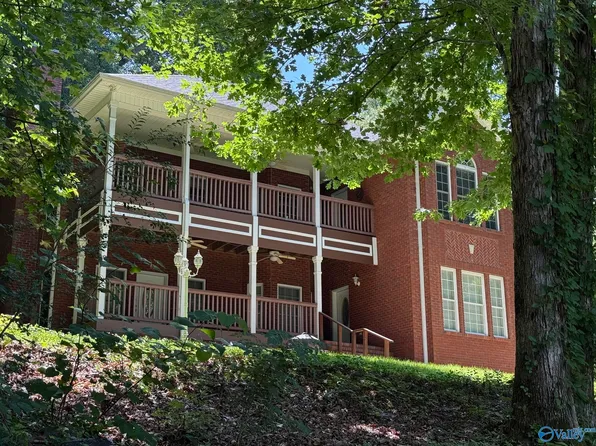 3601 Wyeth Dr, Guntersville, AL 35976