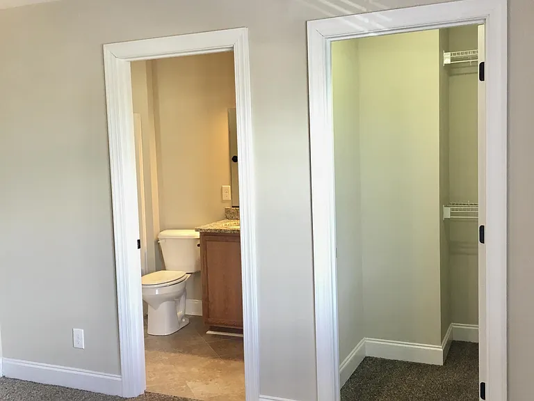 215 Capstone Dr — Photo 22