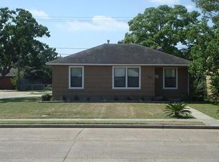 1003 W 8th St, Freeport, TX 77541