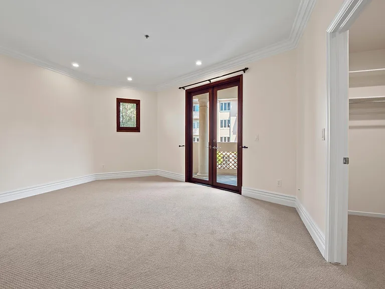 10364 Almayo Ave #201 — Photo 31