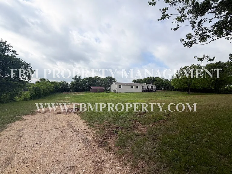 1075 Pluto Rd — Photo 3