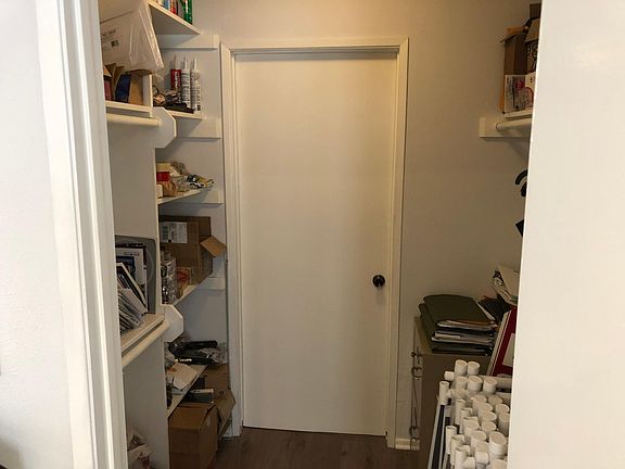 5th image of 10718 Missouri Ave