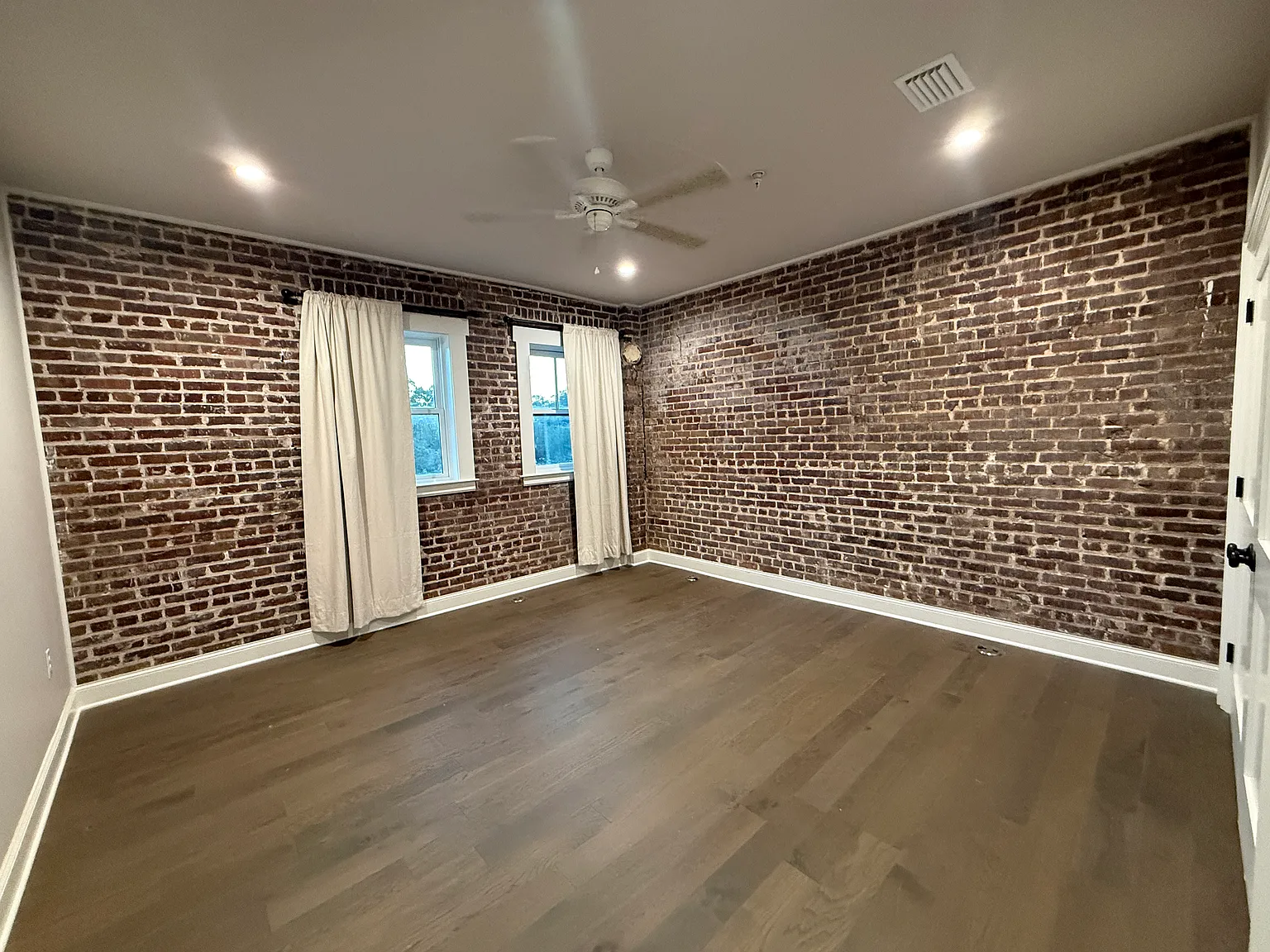 Available Now! 1 Bedroom / 2nd Floor Loft-Style Condo! — Photo 3