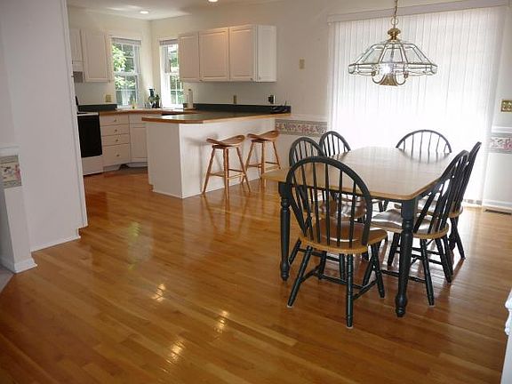 3rd image of 436 Lakeview Heights Dr