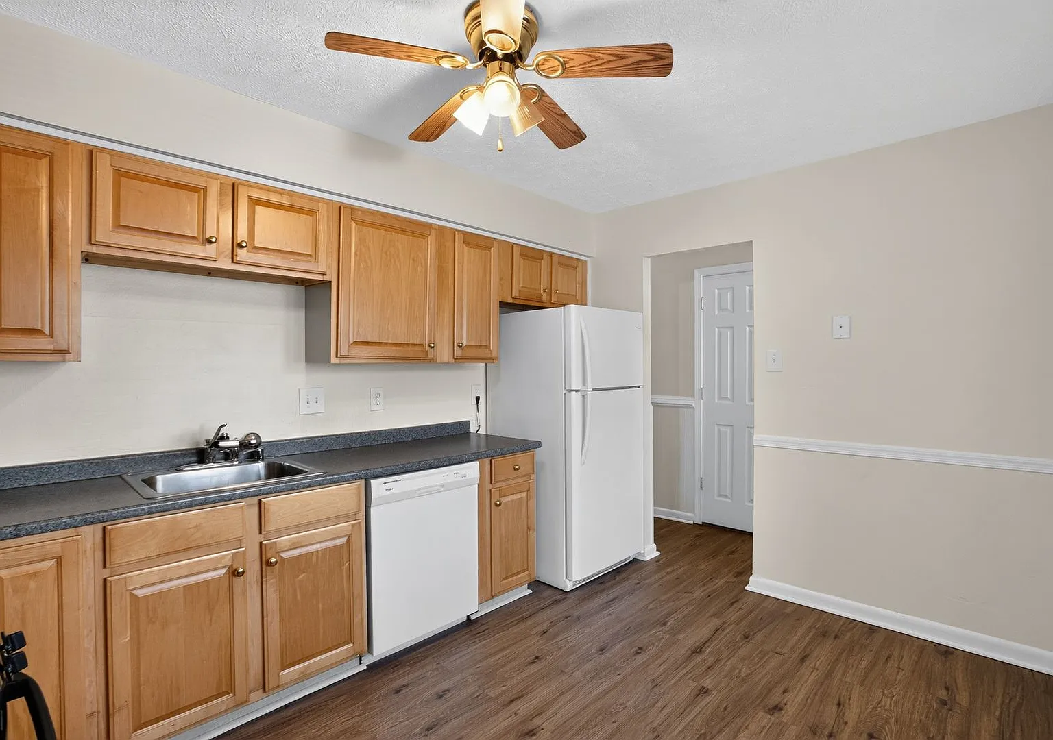 New Renovated 3 Bedroom Townhouse Fredericksburg, Stafford County — Photo 4