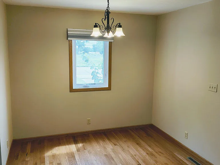 2515 N Main St — Photo 5