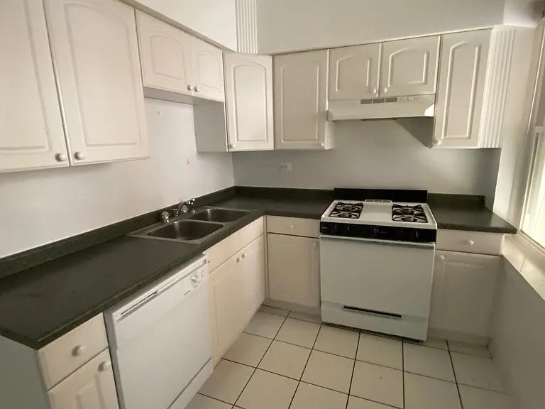 800 Seward St #2 — Photo 18