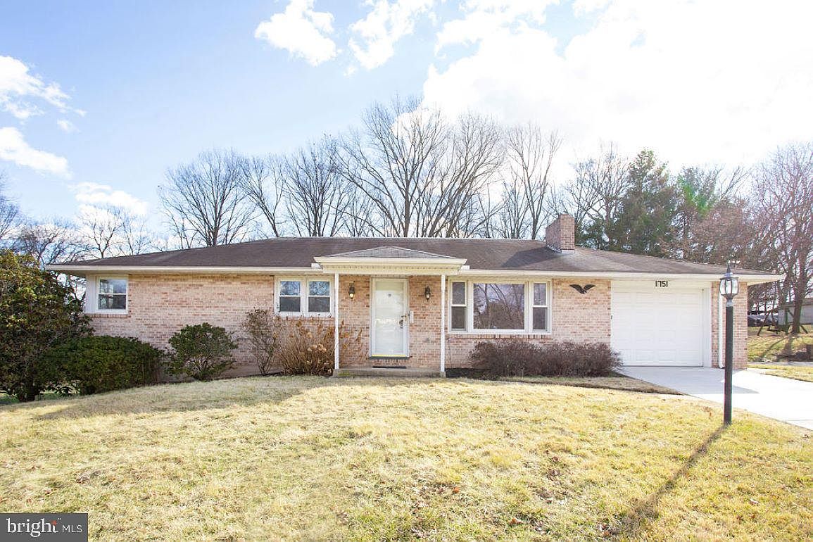 1751 Oakley Dr, Dover, PA 17315 | Zillow