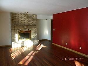 2nd image of 435 Bunker Hill Dr