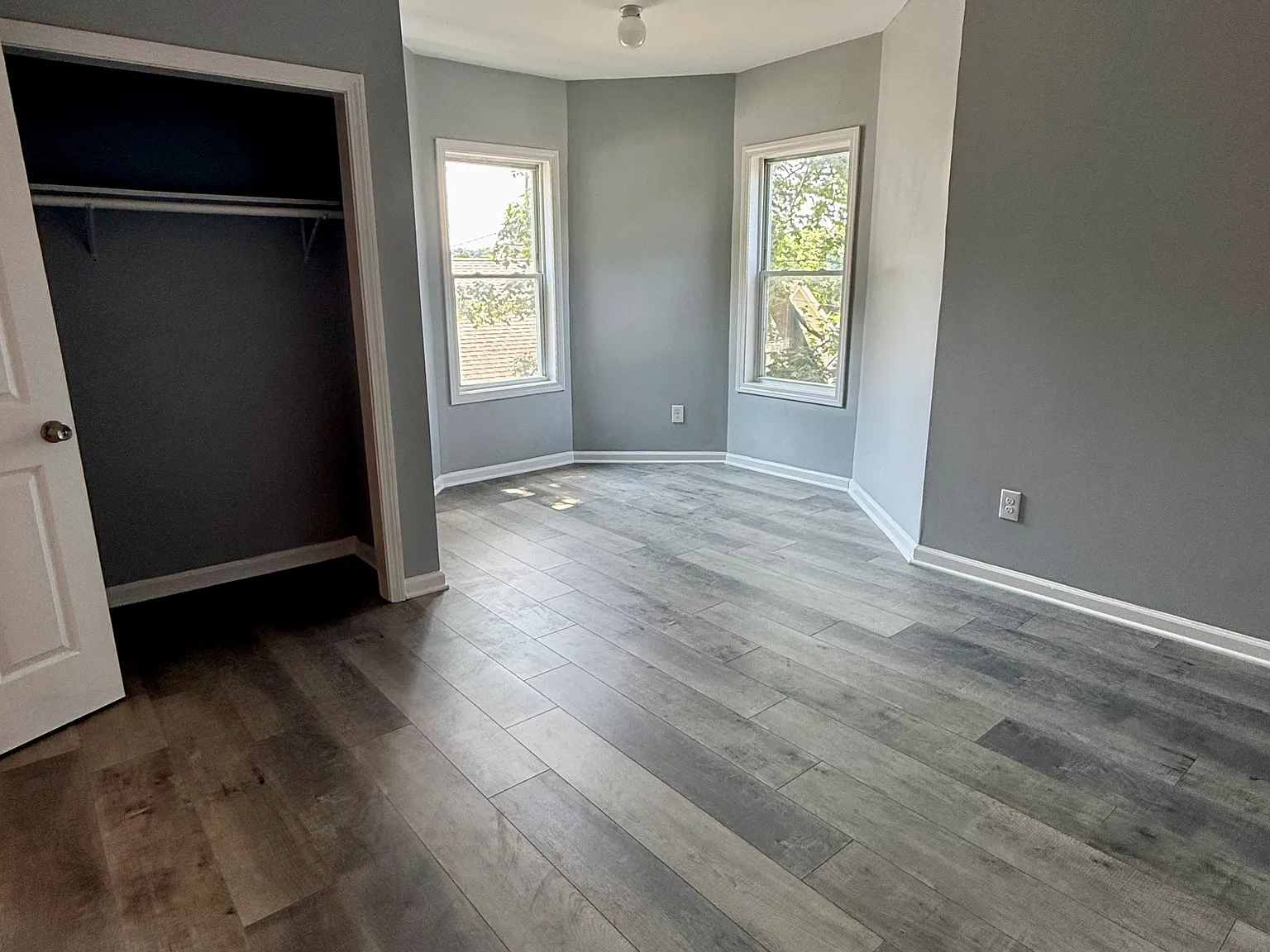3 bed, 1100 sqft, $1,700 — Photo 4