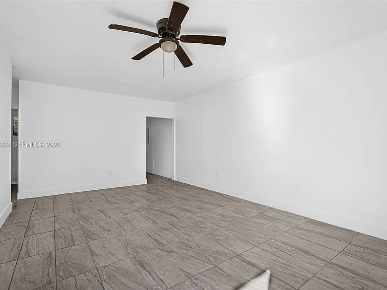 14600 NE 14th Ave #1 — Photo 10