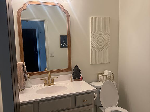 1/2 Bath