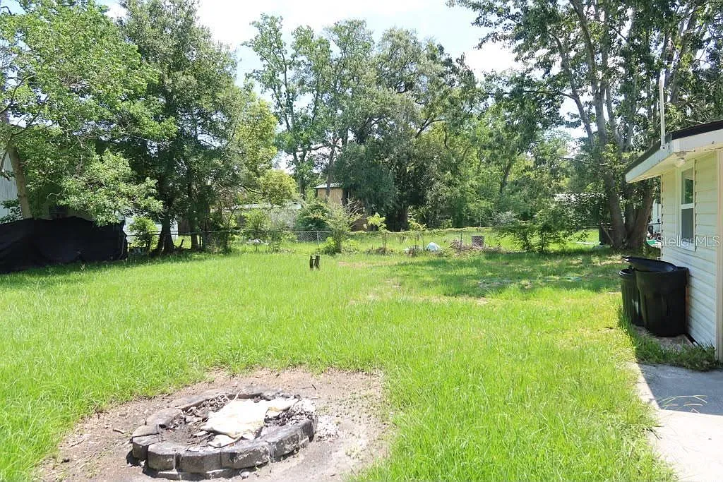 3 bed, 1.5 bath, 1040 sqft, $1,750 — Photo 3