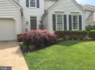 9707 Hidden Valley Rd, Vienna, VA 22181