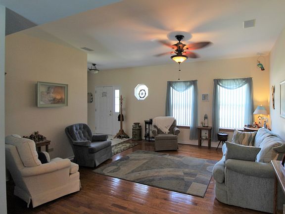 5th image of 8211 Balsam Ct