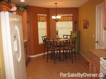 Kitchen
						:
						Full Appli EIK