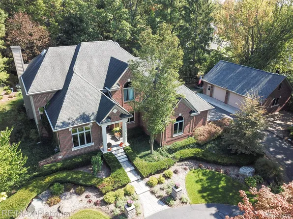 4215 Rolling Pines Ct, Commerce Township, MI 48382