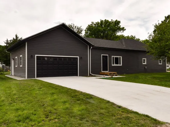 914 Norton St, Cambridge, NE 69022