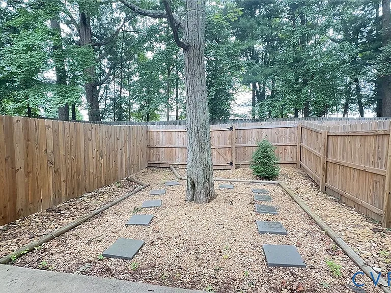 7946 Provincetown Dr — Photo 10